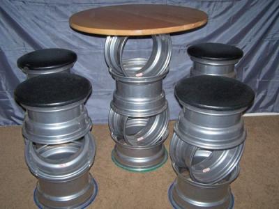 m_m_table_stools.jpg